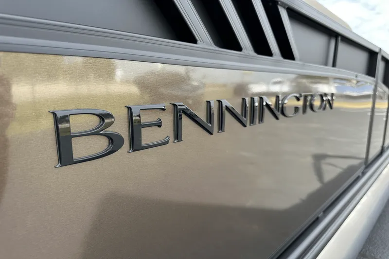 Slide: The Image of Bennington 23LXS 2025 - 18