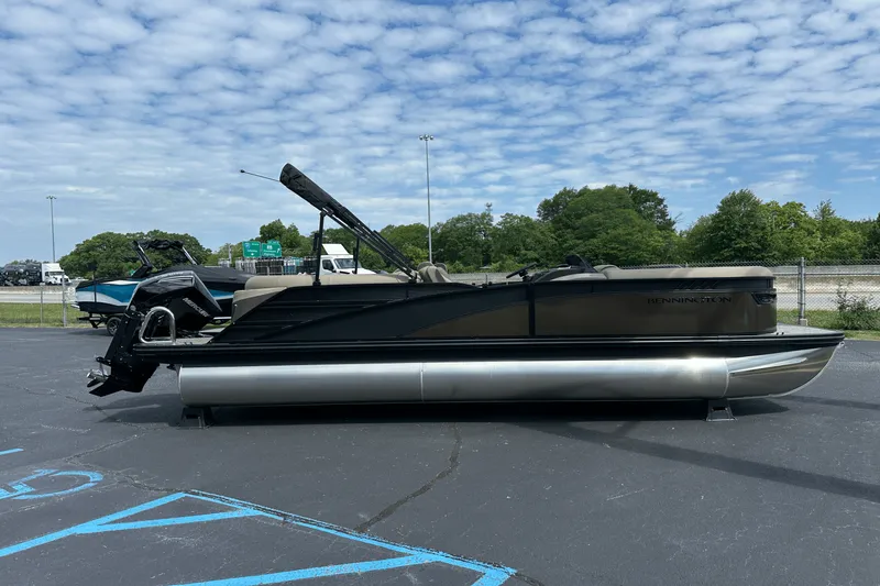 Slide: The Image of Bennington 23LXS 2025 - 4