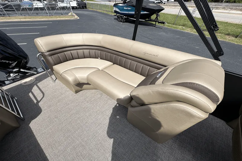 Slide: The Image of Bennington 23LXS 2025 - 7