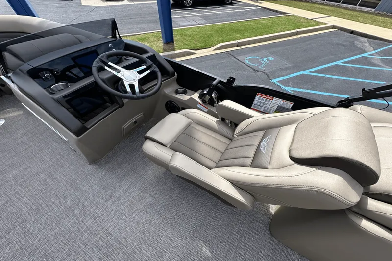 Slide: The Image of Bennington 23LXS 2025 - 8