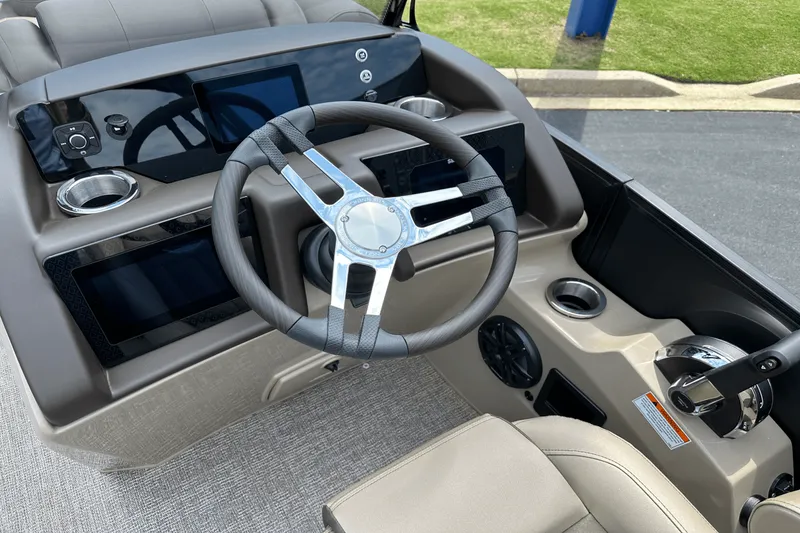 Slide: The Image of Bennington 23LXS 2025 - 9