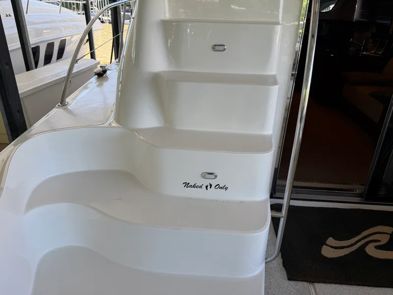 Slide: The Image of Sea Ray 52 SEDAN BRIDGE 2009 - 14