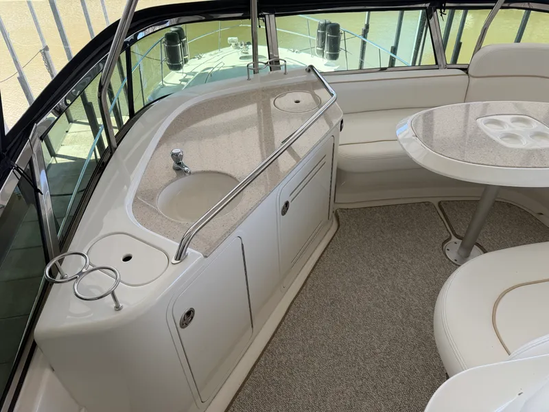 Slide: The Image of Sea Ray 52 SEDAN BRIDGE 2009 - 16
