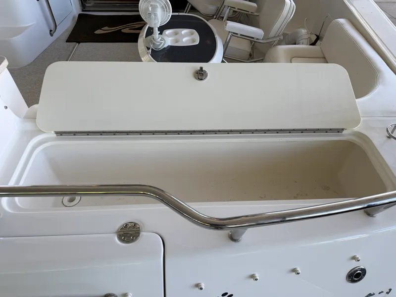Slide: The Image of Sea Ray 52 SEDAN BRIDGE 2009 - 28