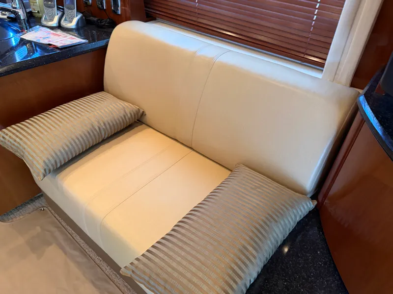 Slide: The Image of Sea Ray 52 SEDAN BRIDGE 2009 - 38
