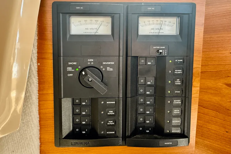 Slide: The Image of Cutwater C26 2015 - 24