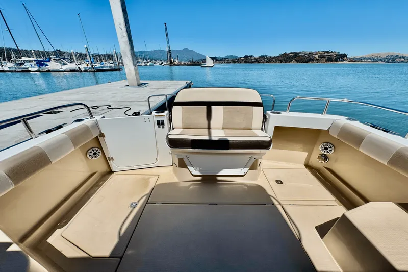 Slide: The Image of Cutwater C26 2015 - 7