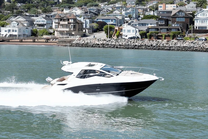 Slide: The Image of Sea Ray 350 SUNDANCER COUPE 2017 - 1