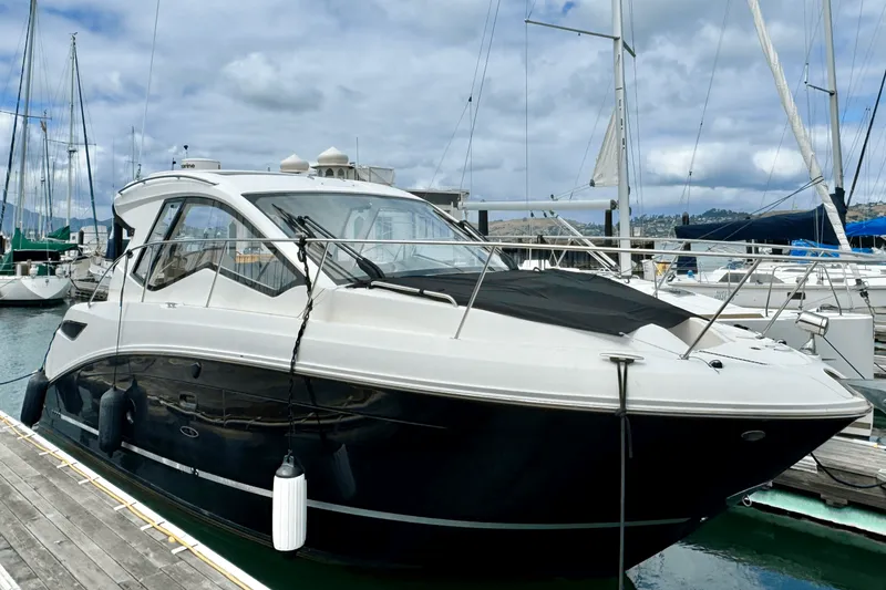 Slide: The Image of Sea Ray 350 SUNDANCER COUPE 2017 - 13