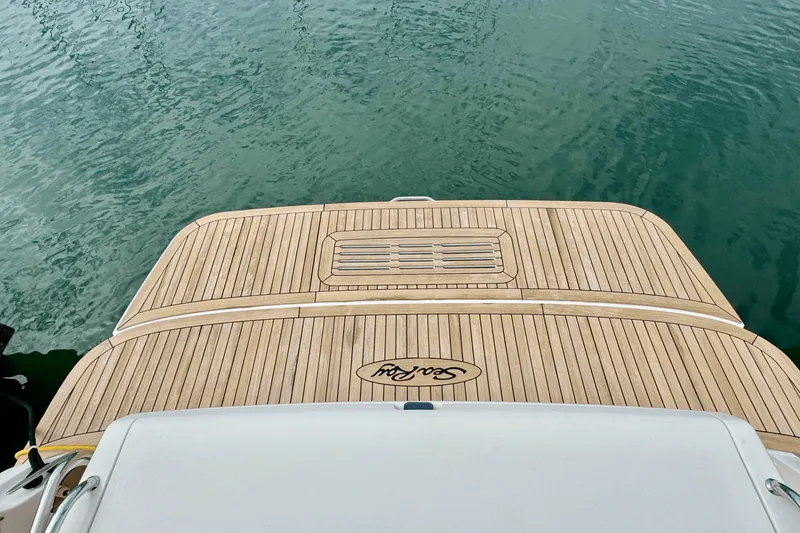 Slide: The Image of Sea Ray 350 SUNDANCER COUPE 2017 - 25