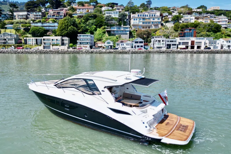 Slide: The Image of Sea Ray 350 SUNDANCER COUPE 2017 - 3