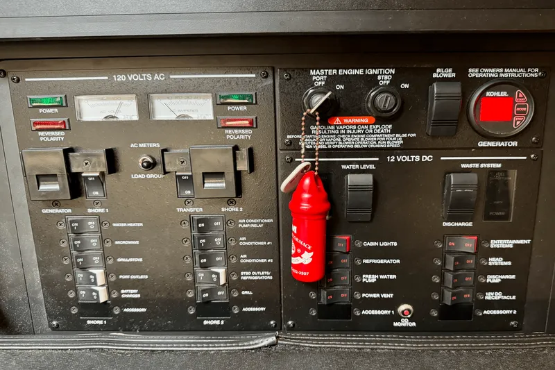 Slide: The Image of Sea Ray 350 SUNDANCER COUPE 2017 - 48