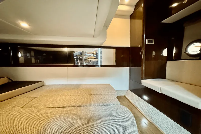 Slide: The Image of Sea Ray 350 SUNDANCER COUPE 2017 - 65