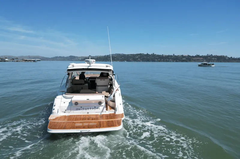 Slide: The Image of Sea Ray 350 SUNDANCER COUPE 2017 - 8