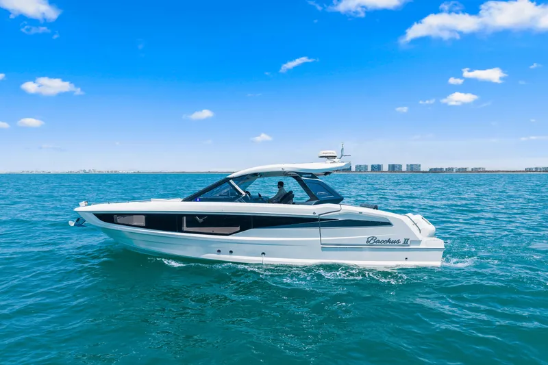 Slide: The Image of Galeon 325 GTO 2024 - 13