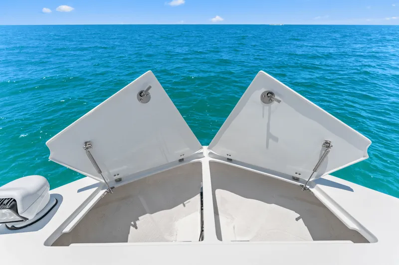 Slide: The Image of Galeon 325 GTO 2024 - 22