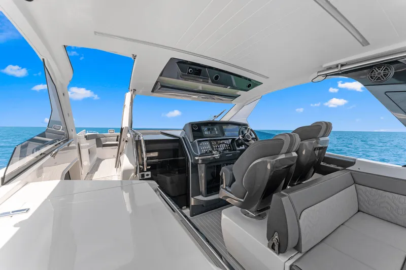 Slide: The Image of Galeon 325 GTO 2024 - 26