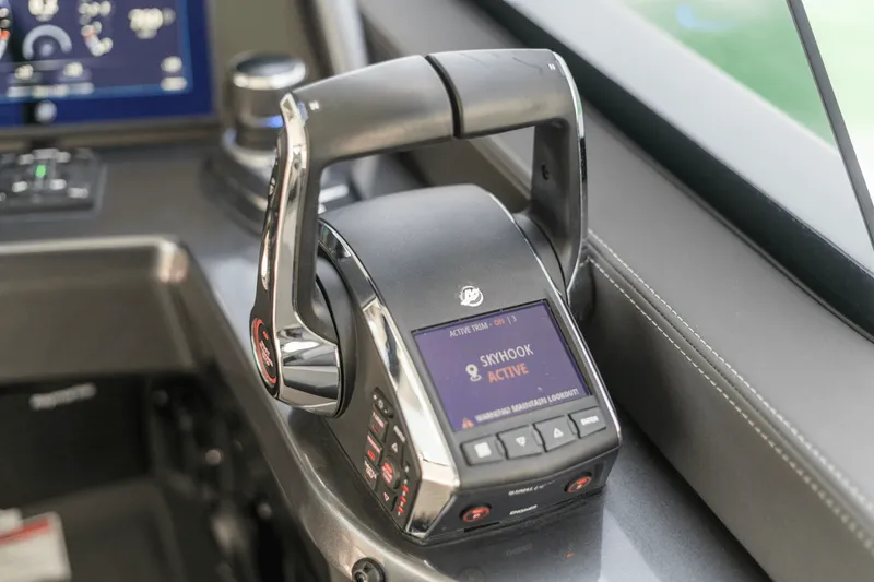 Slide: The Image of Galeon 325 GTO 2024 - 31