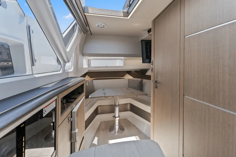 Slide: The Image of Galeon 325 GTO 2024 - 43