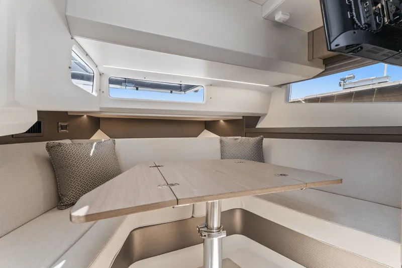 Slide: The Image of Galeon 325 GTO 2024 - 44