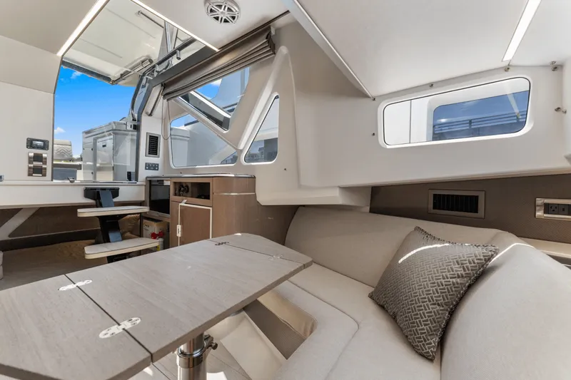 Slide: The Image of Galeon 325 GTO 2024 - 47