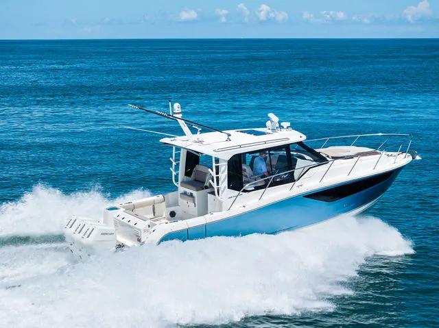 Slide: The Image of Boston Whaler 365 Conquest 2026 - 112