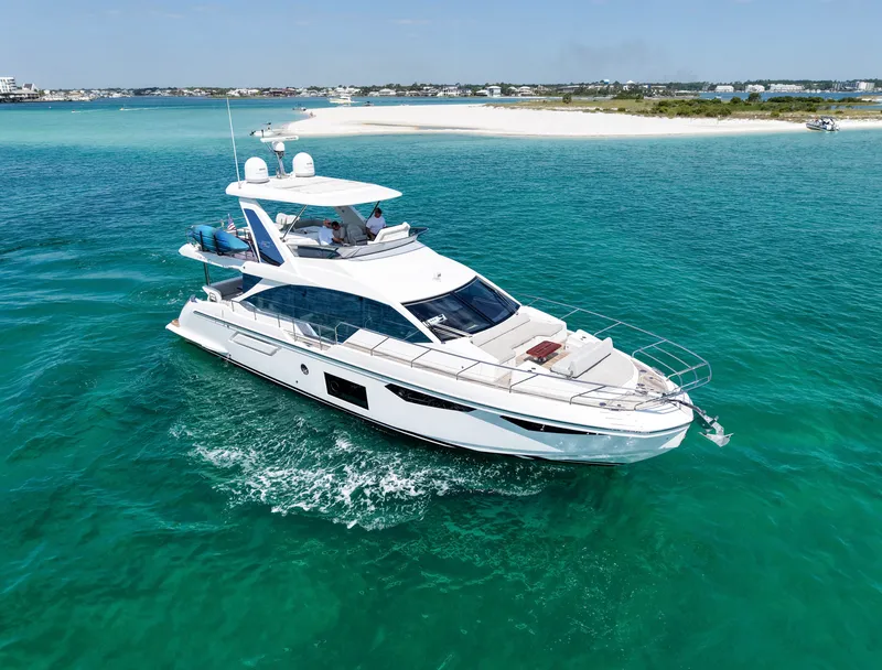 Slide: The Image of Azimut 60 FLY 2019 - 11