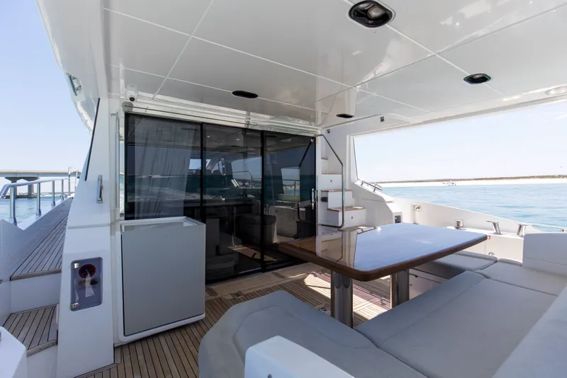 Slide: The Image of Azimut 60 FLY 2019 - 20