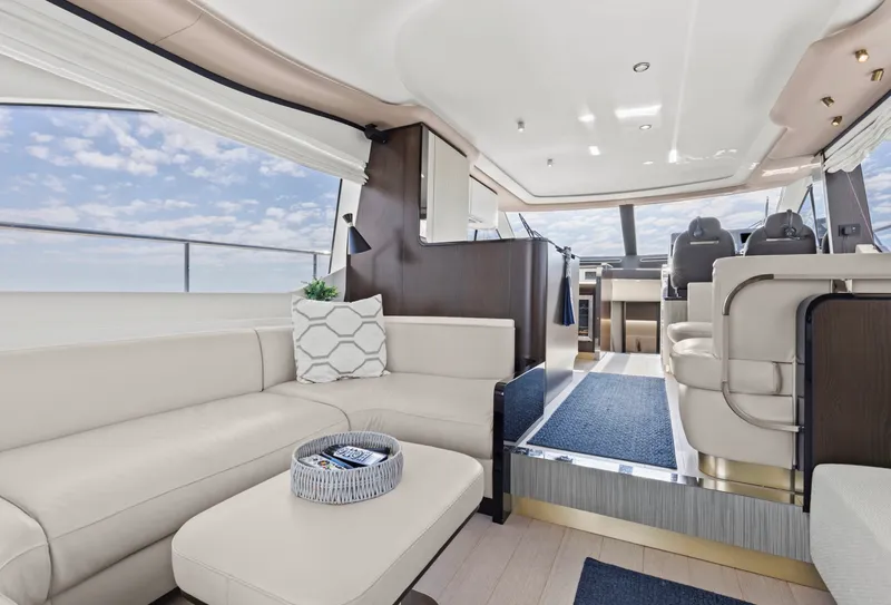 Slide: The Image of Azimut 60 FLY 2019 - 29