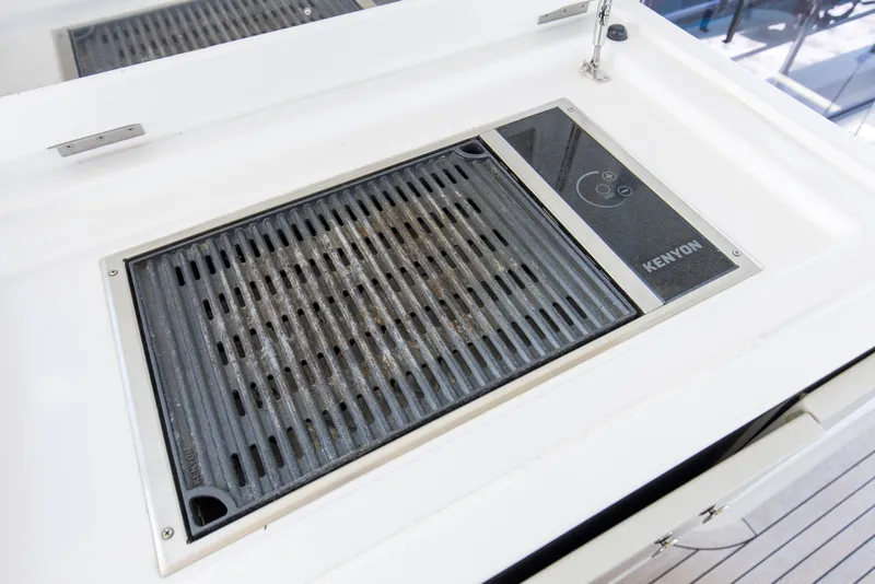 Slide: The Image of Azimut 60 FLY 2019 - 57