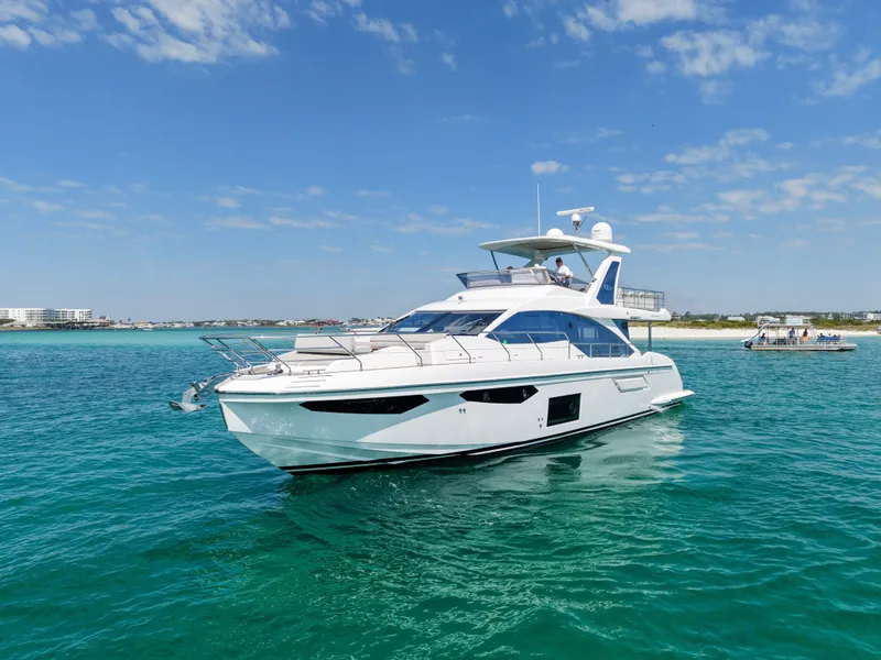 Slide: The Image of Azimut 60 FLY 2019 - 8