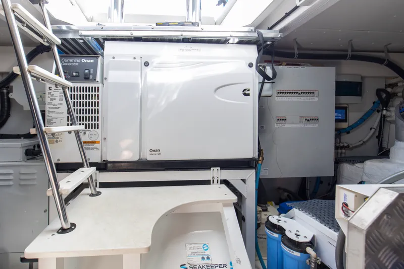 Slide: The Image of Azimut 60 FLY 2019 - 80