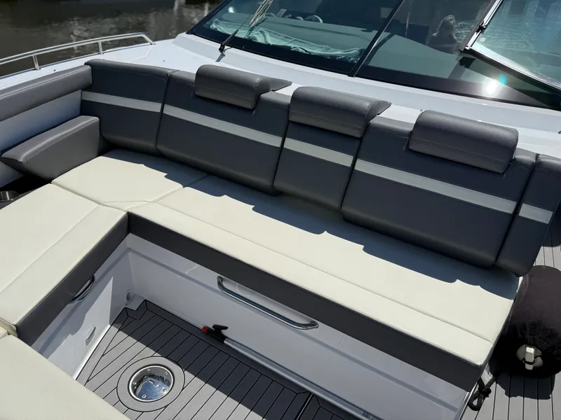 Slide: The Image of Cruisers 38 GLS 2021 - 107