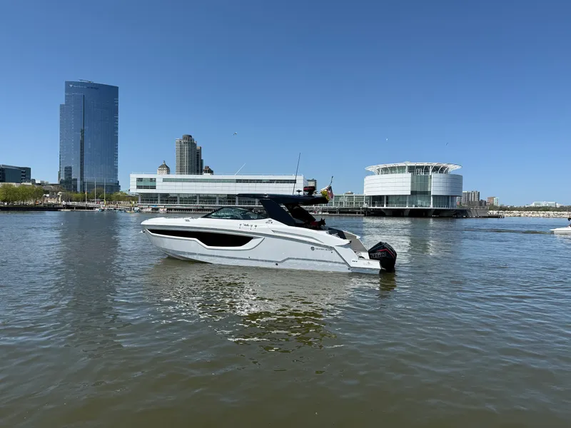Slide: The Image of Cruisers 38 GLS 2021 - 11