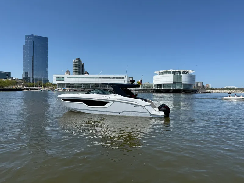 Slide: The Image of Cruisers 38 GLS 2021 - 12