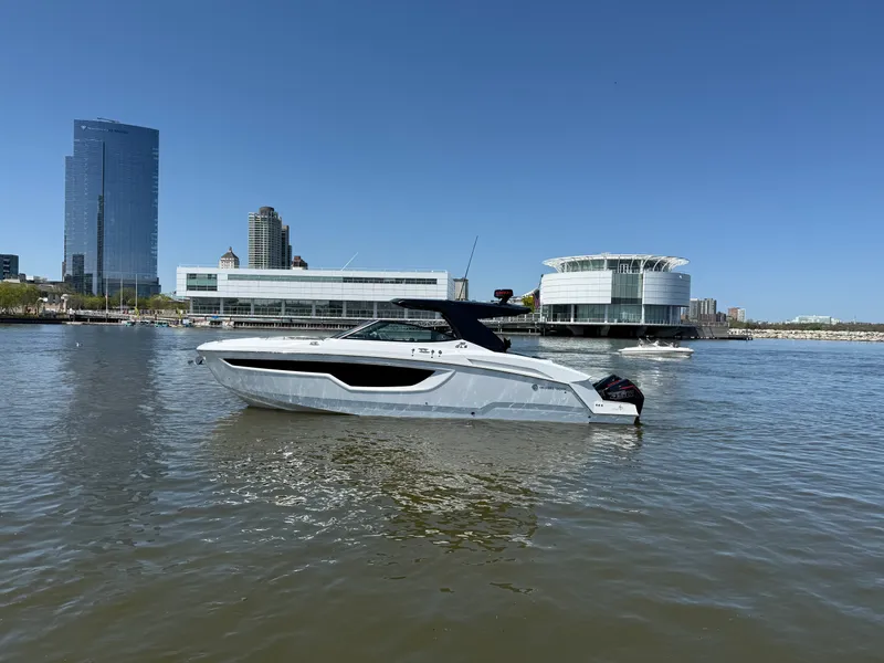 Slide: The Image of Cruisers 38 GLS 2021 - 13