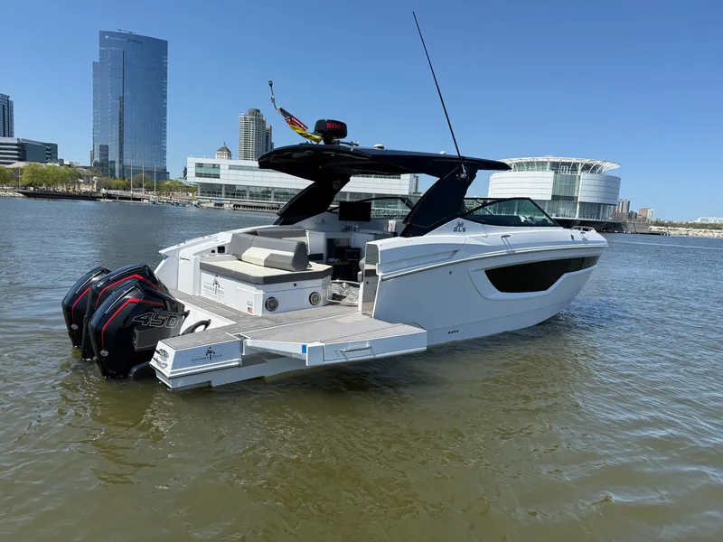 Slide: The Image of Cruisers 38 GLS 2021 - 2