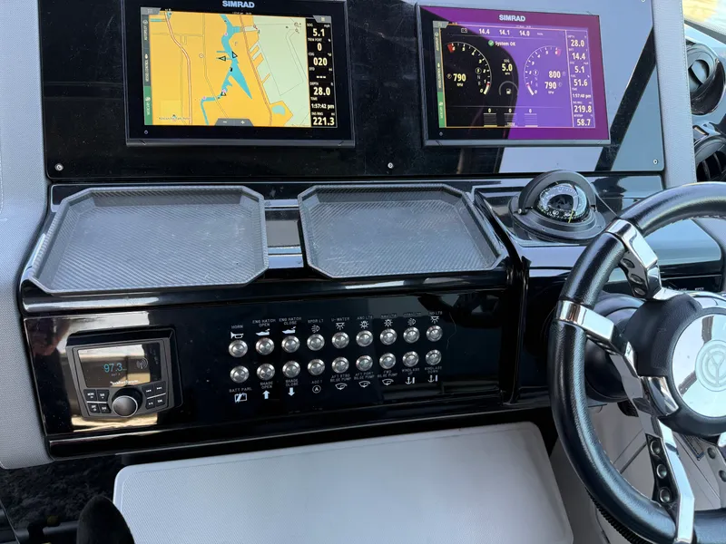 Slide: The Image of Cruisers 38 GLS 2021 - 33
