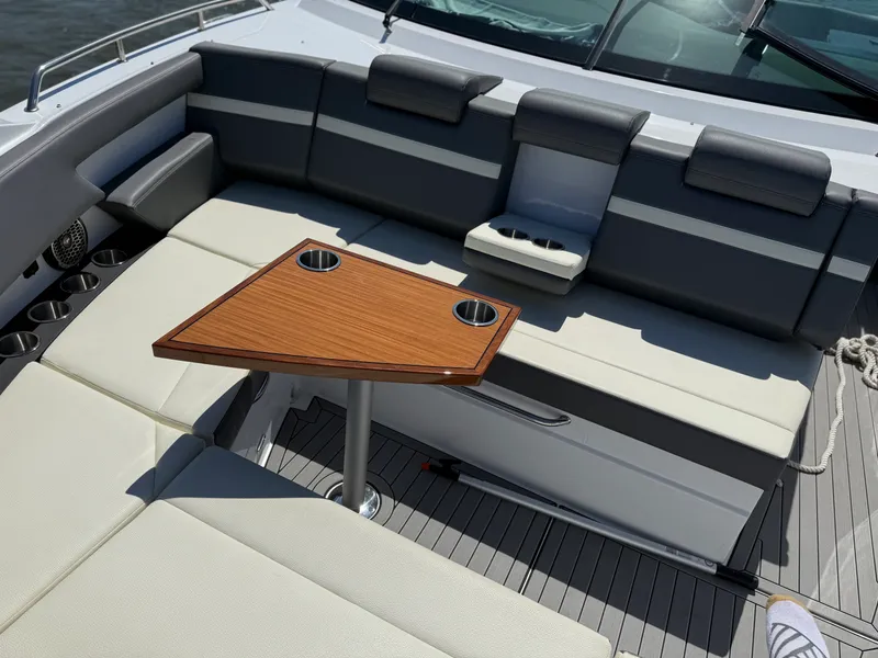 Slide: The Image of Cruisers 38 GLS 2021 - 39