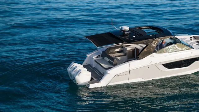 Slide: The Image of Cruisers 38 GLS 2021 - 132