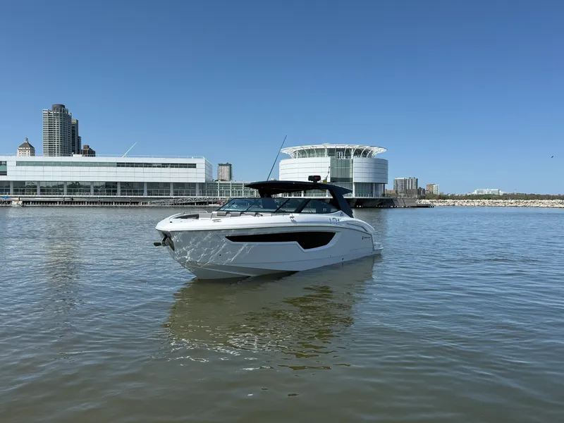 Slide: The Image of Cruisers 38 GLS 2021 - 70
