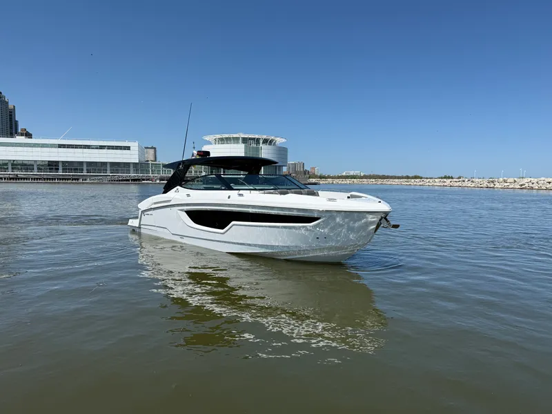 Slide: The Image of Cruisers 38 GLS 2021 - 80