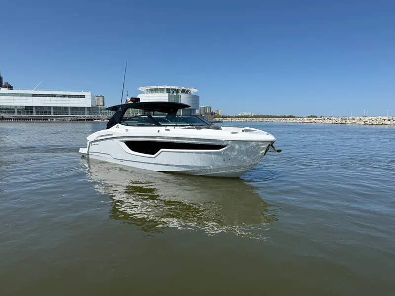 Slide: The Image of Cruisers 38 GLS 2021 - 81