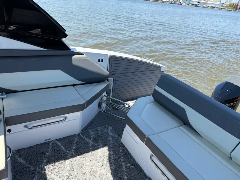 Slide: The Image of Cruisers 38 GLS 2021 - 96