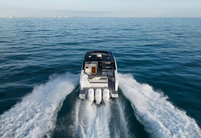 Slide: The Image of Cruisers 38 GLS 2021 - 128