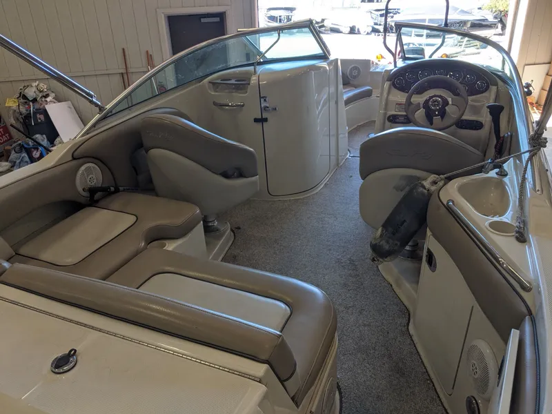 Slide: The Image of Sea Ray 220 SUNDECK 2002 - 5