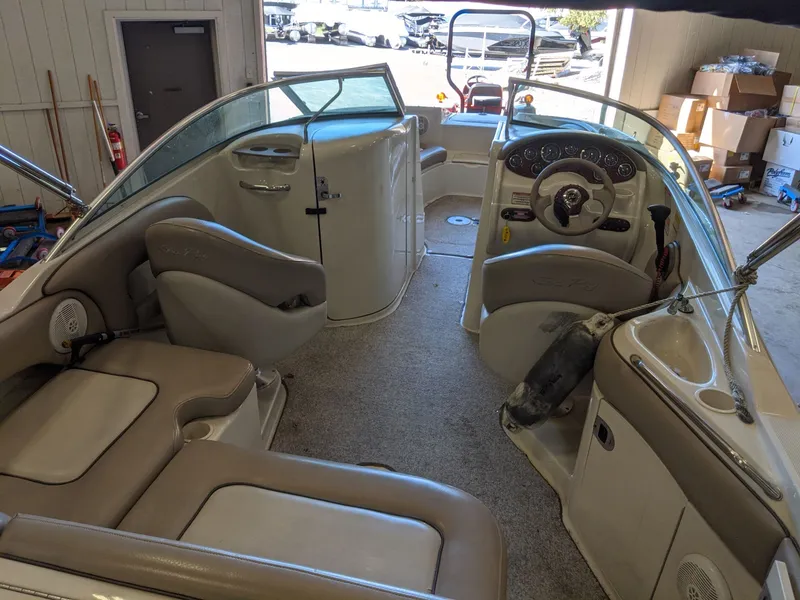 Slide: The Image of Sea Ray 220 SUNDECK 2002 - 6