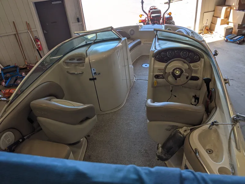 Slide: The Image of Sea Ray 220 SUNDECK 2002 - 7