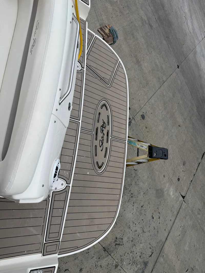 Slide: The Image of Sea Ray Sundancer 320 2003 - 23