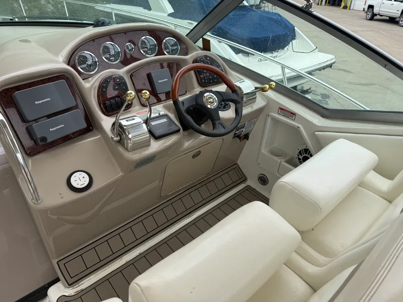 Slide: The Image of Sea Ray Sundancer 320 2003 - 6